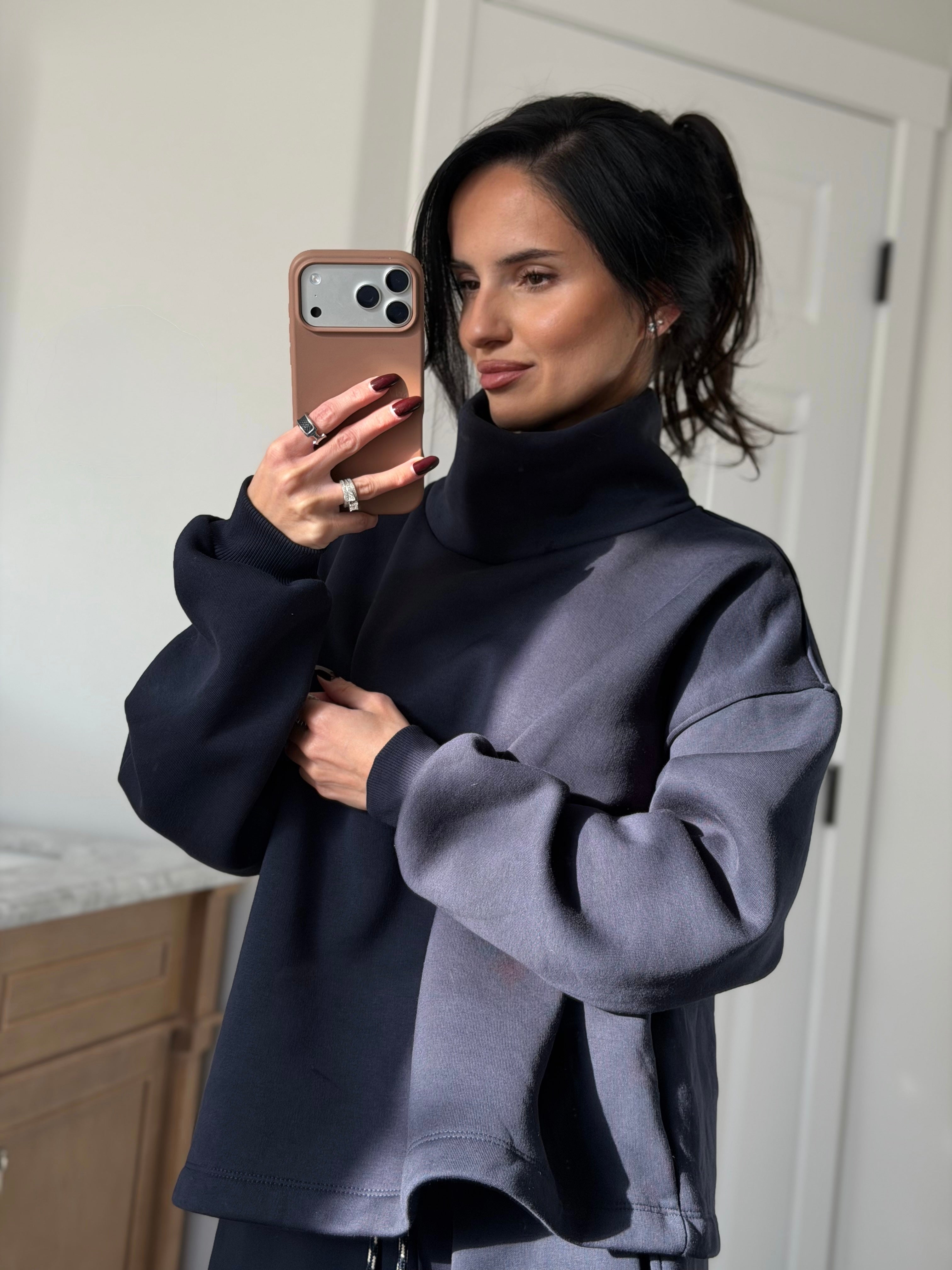 Turtle neck fleece sweat set – Amari Moda