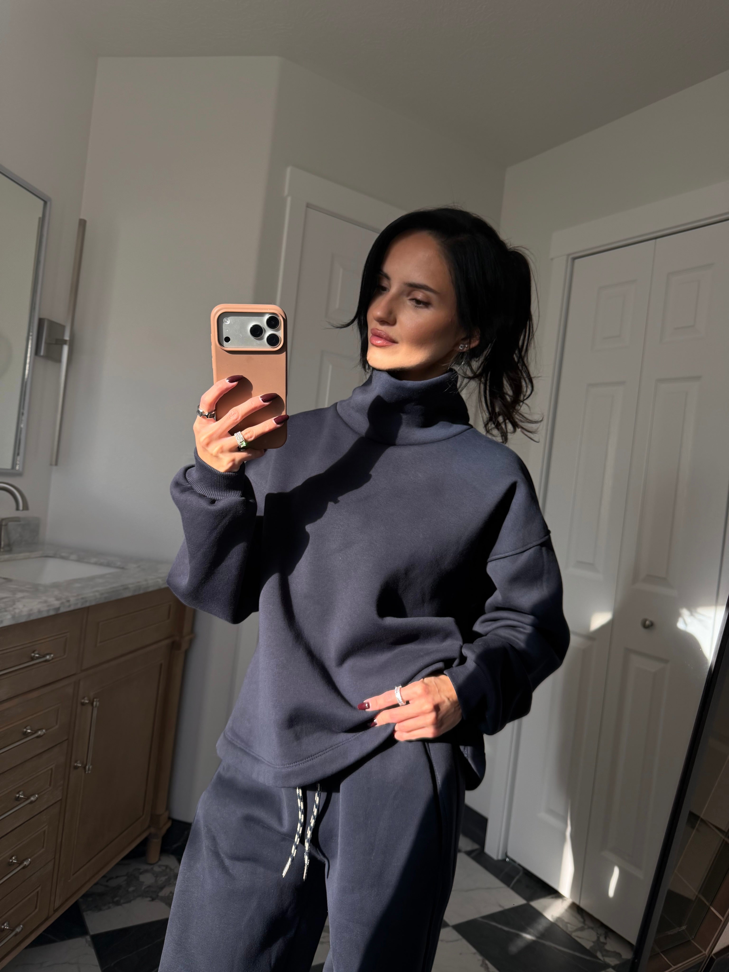 Turtle neck fleece sweat set – Amari Moda